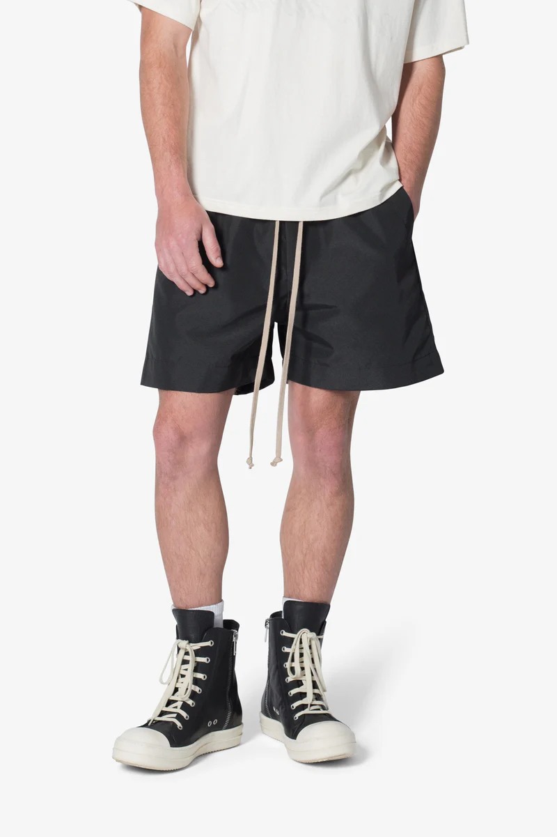 SLIGHT STRETCH BLACK SHORTS