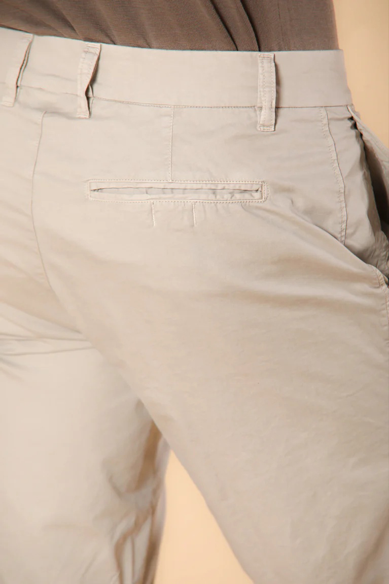 Light Beige Cotton Twill Cargo Shorts For Men - Regular Fit