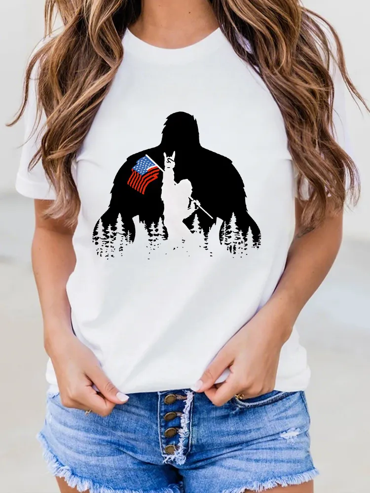 Woman'S National Flags And Animal Silhouettes Round-Neck Short-Sleeved T-Shirt