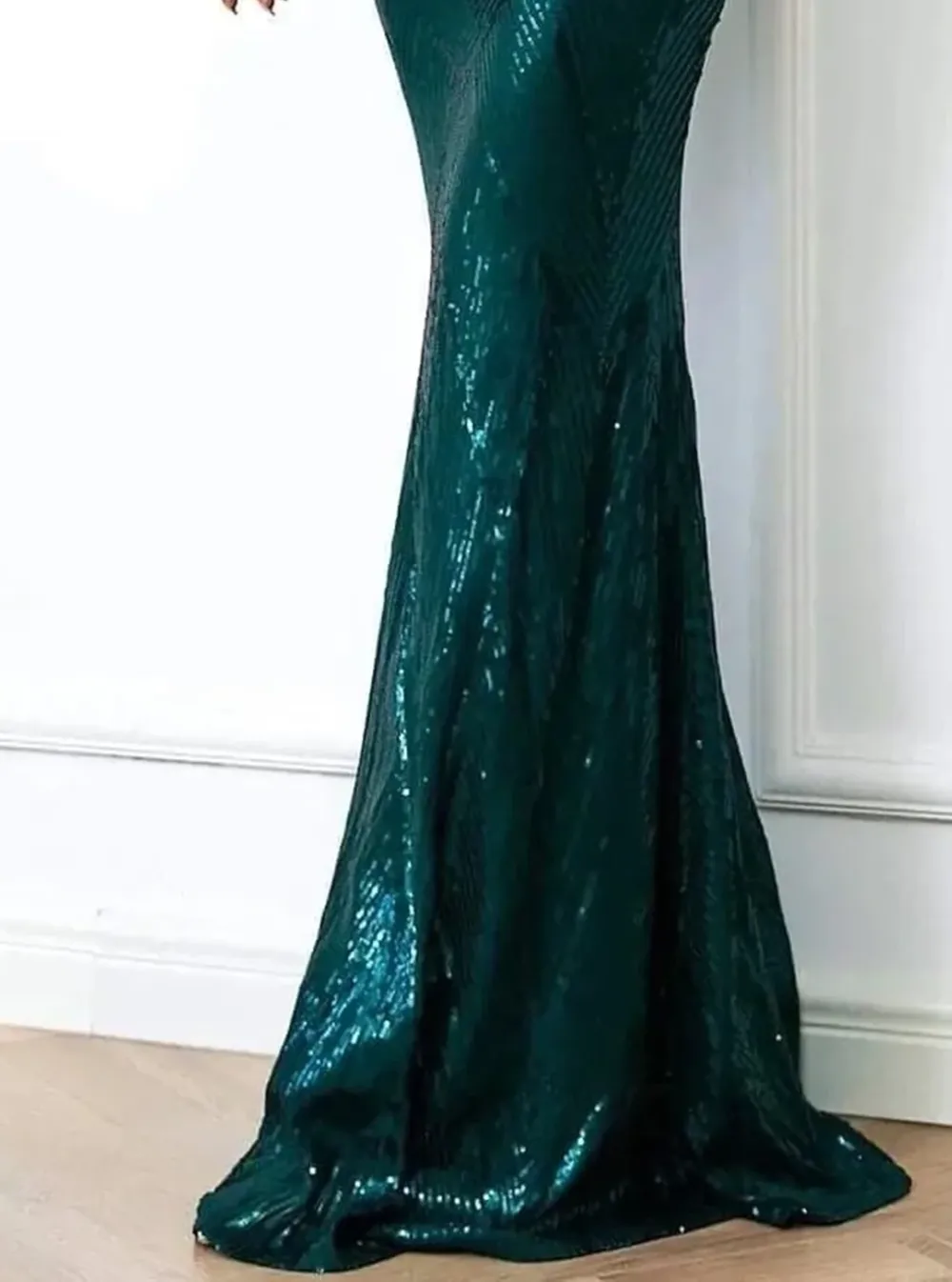 Cold Shoulder Beads Chain Cocktail Dress