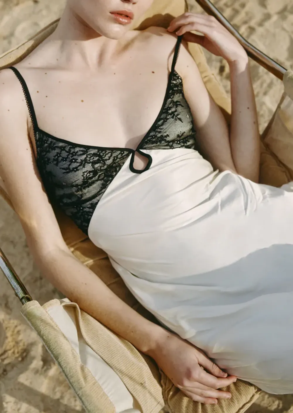 Keyhole Detail Sleeveless Maxi Dress