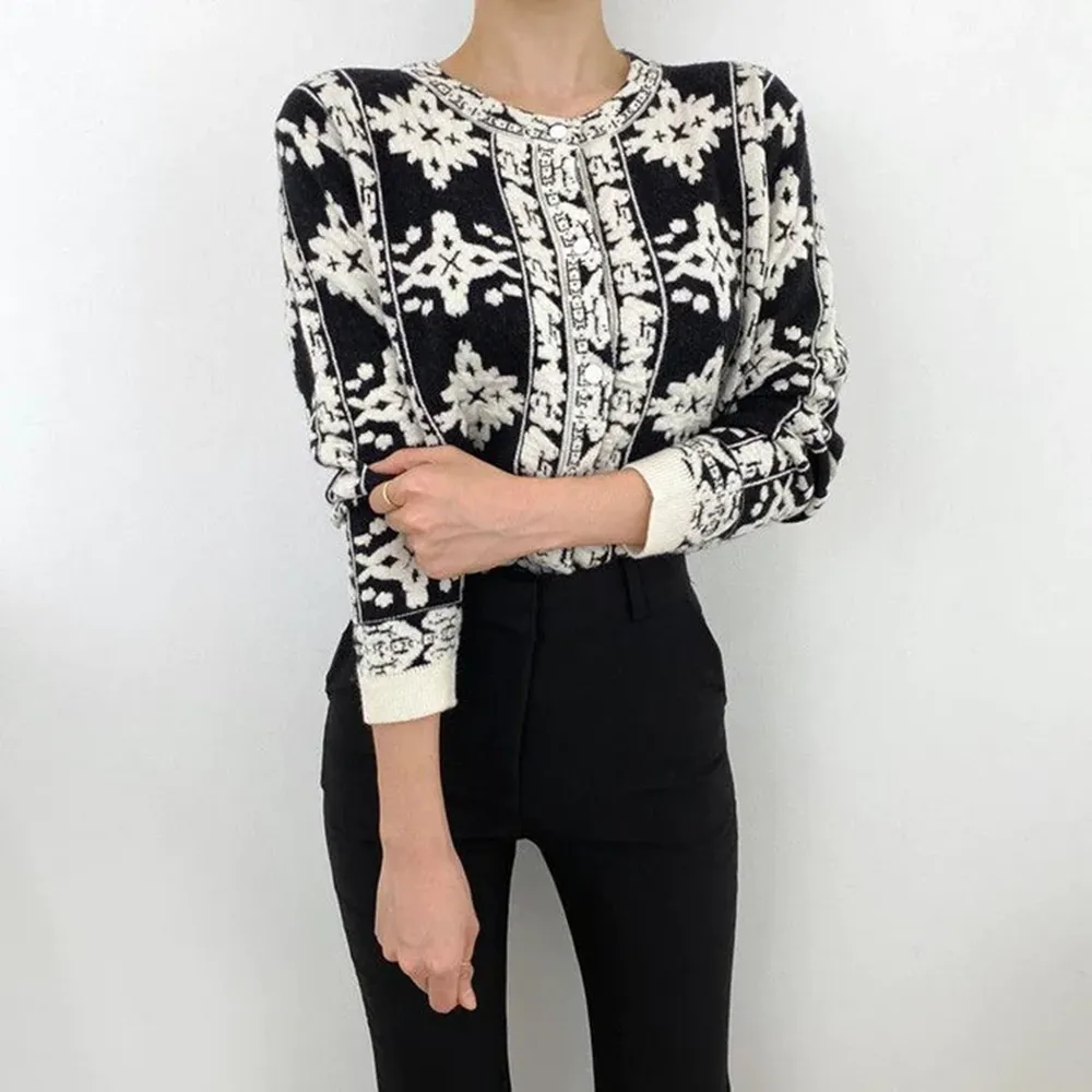 Elegant Floral Embroidery Cardigan