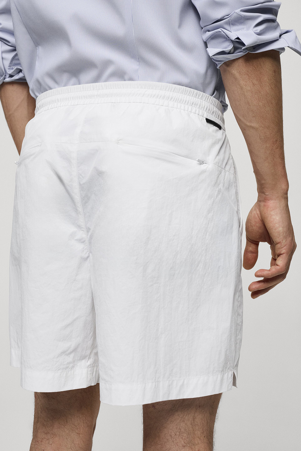 Water-Repellent Shorts With Drawstring