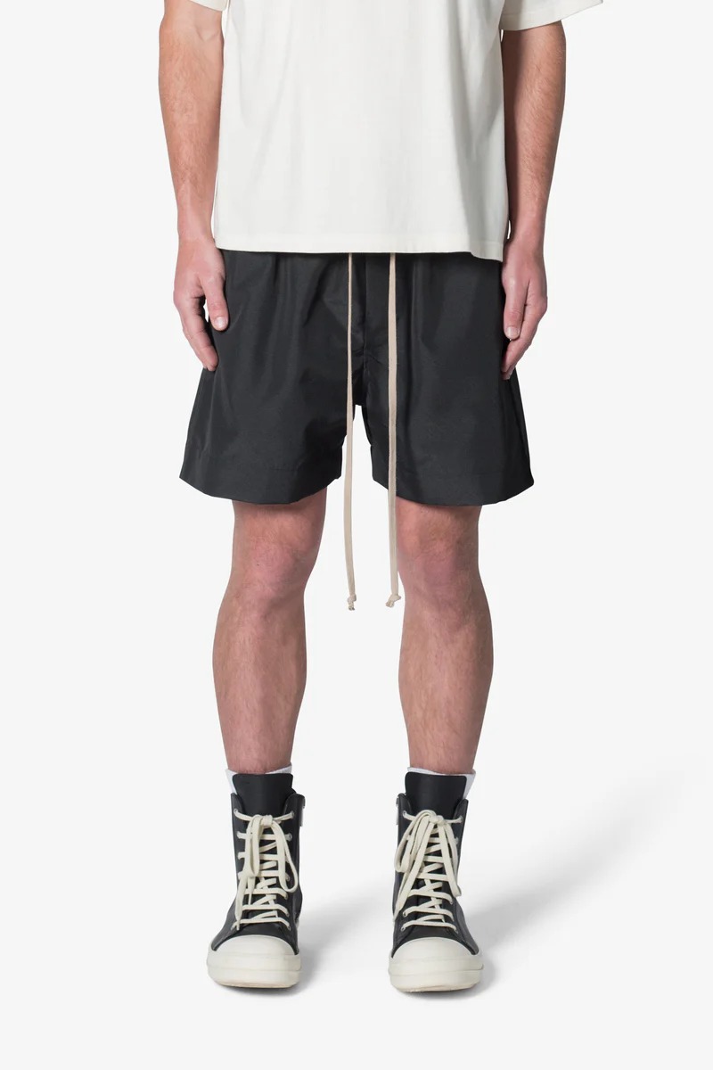 SLIGHT STRETCH BLACK SHORTS