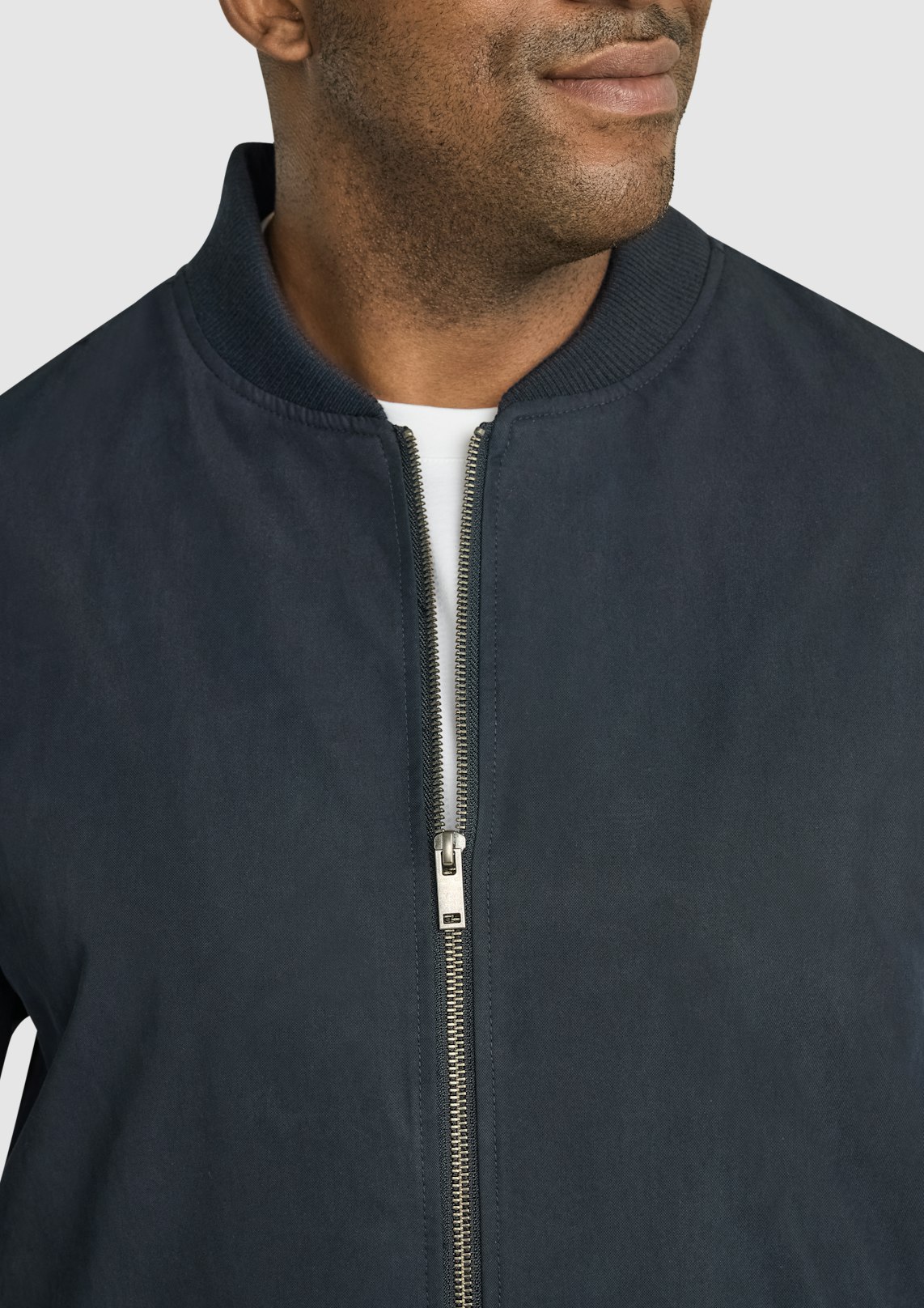 CASUAL BOMBER JACKET