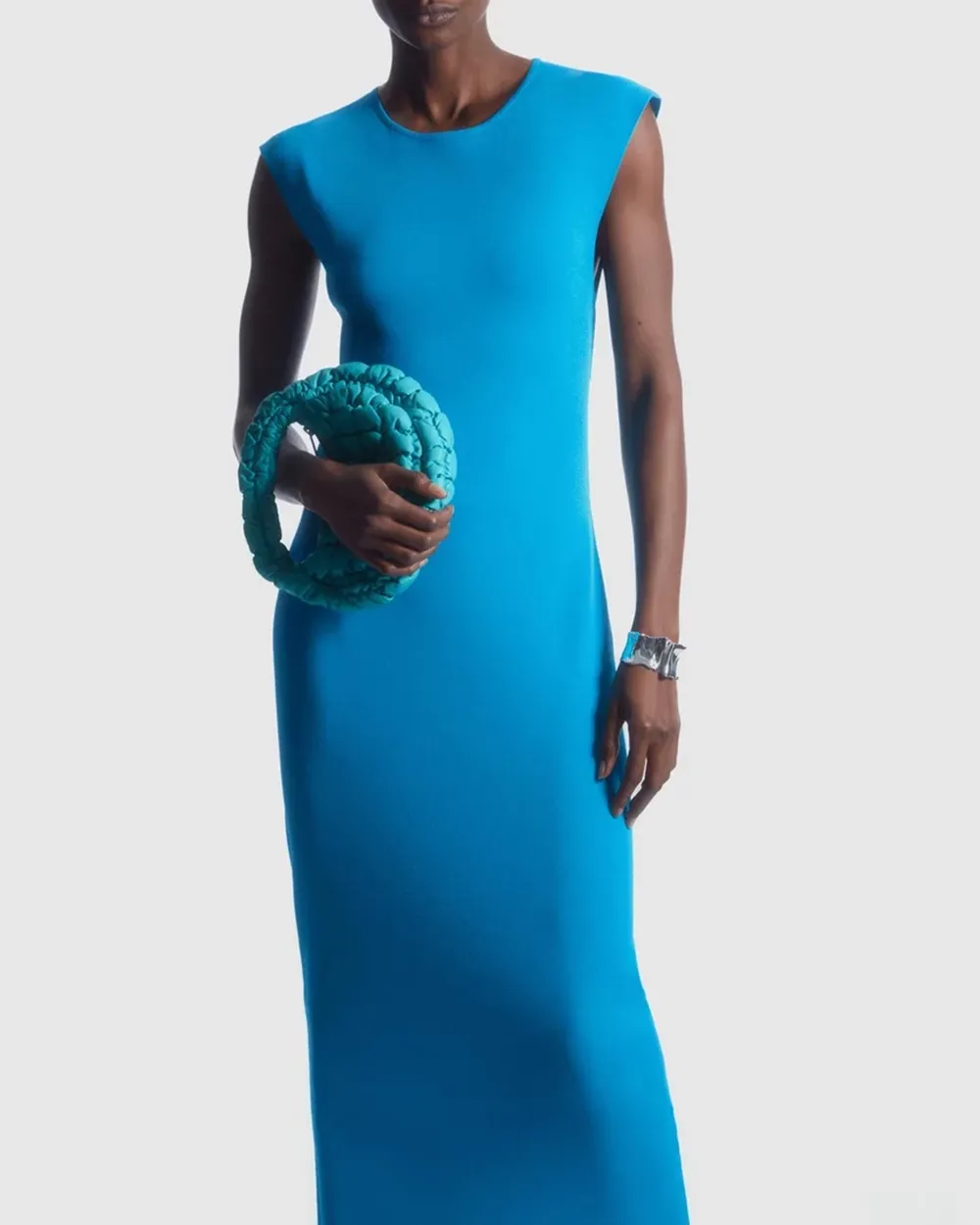 Open-Back Knited Midi Dress