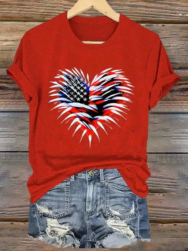 Airplane Smoke, National Flag, Heart-Shaped Print Short-Sleeved T-Shirt