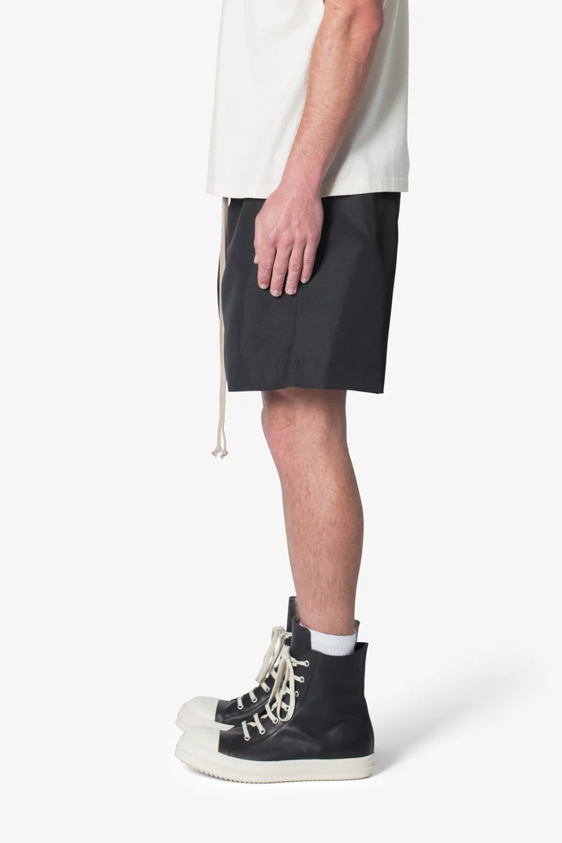 SLIGHT STRETCH BLACK SHORTS