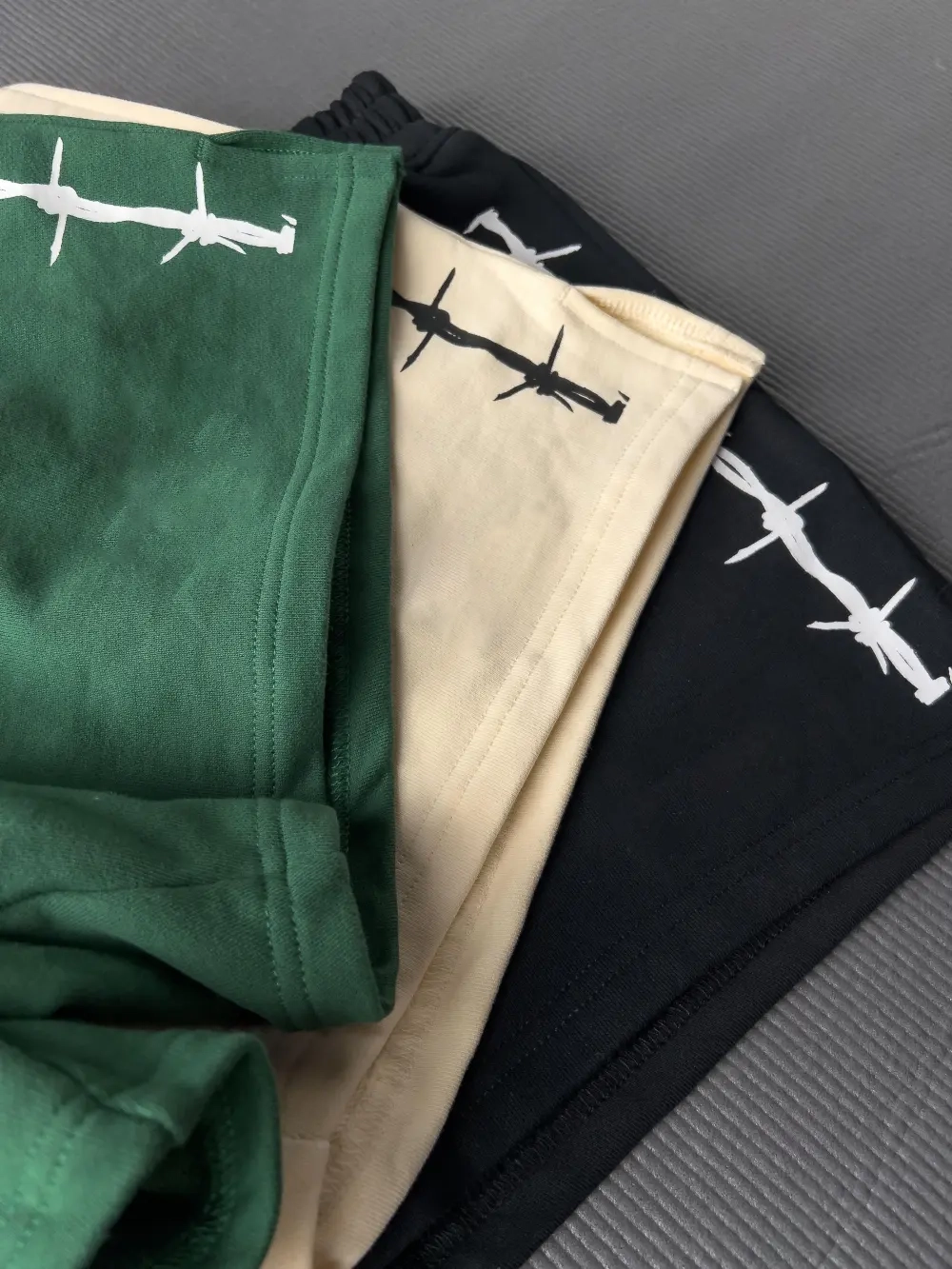COTTON SHORTS (MID THIGH CUT) BARBWIRE - BLACK / WHITE