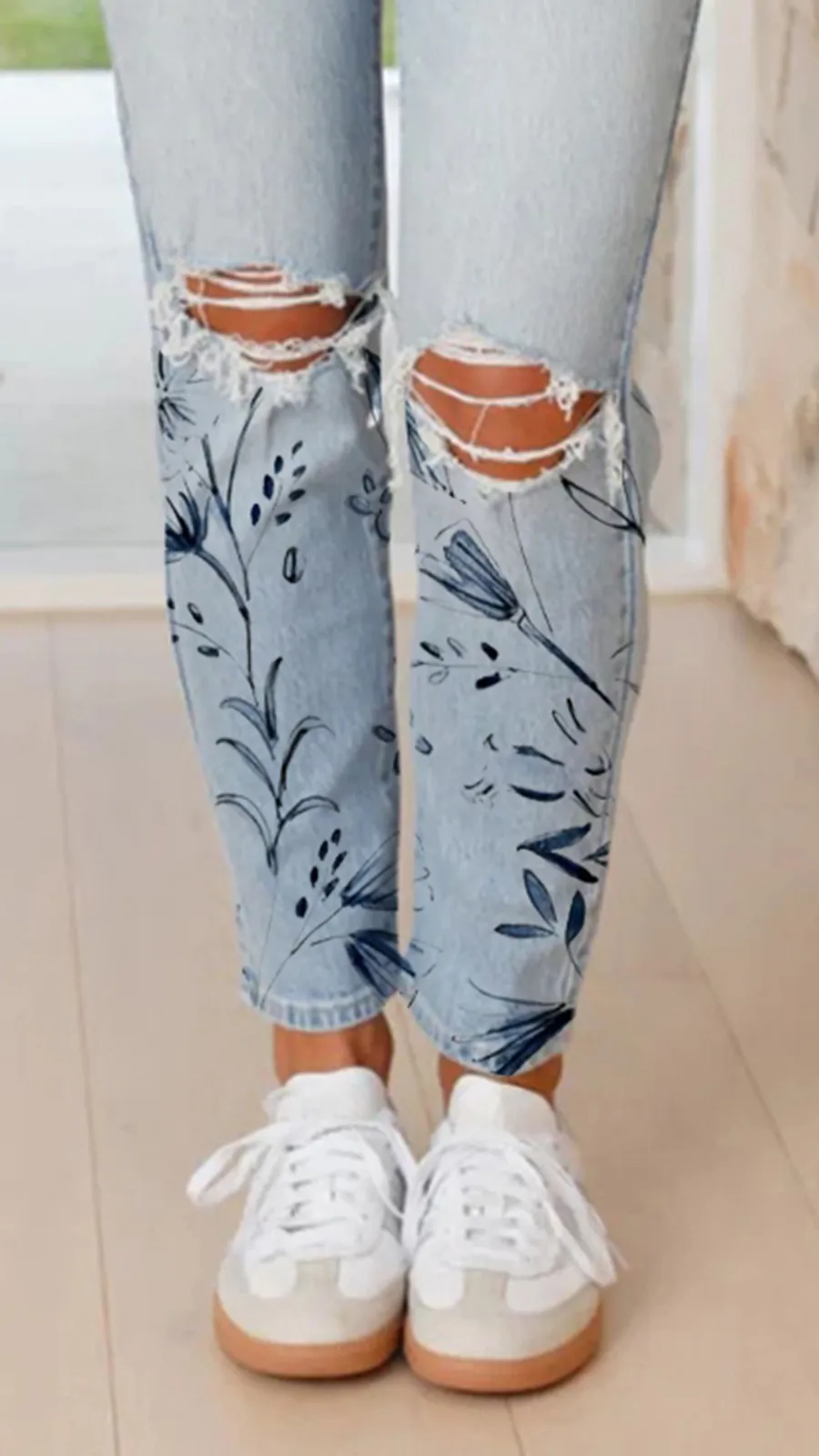 Relaxed-Fit High-Rise Jeans
