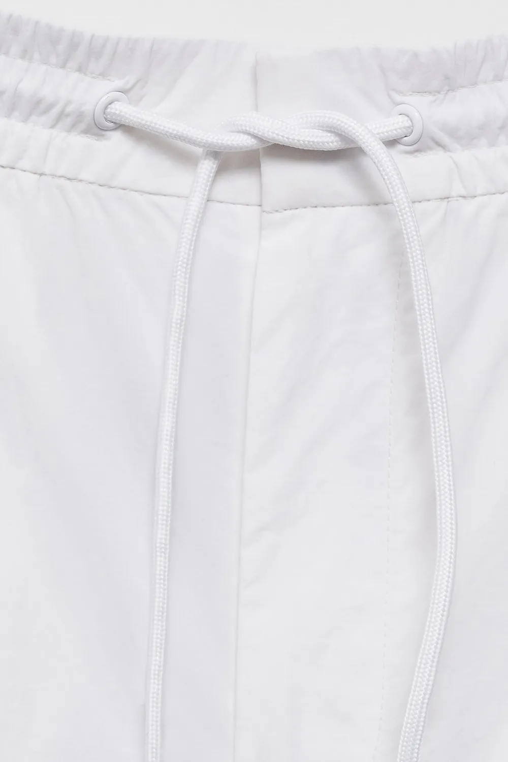 Water-Repellent Shorts With Drawstring