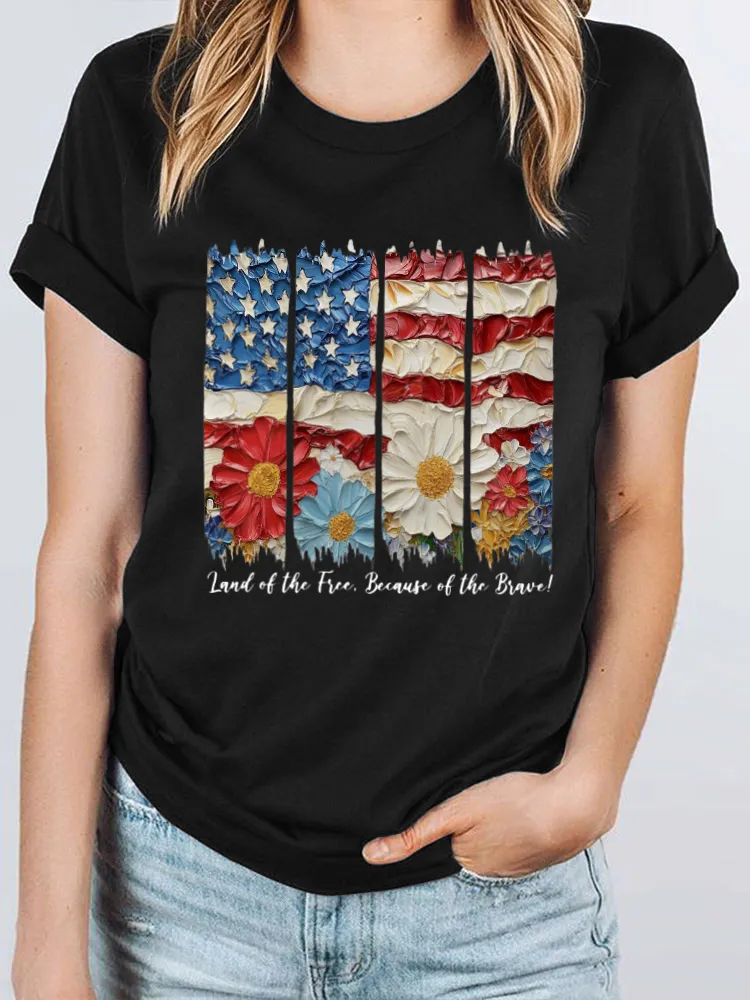 Land Of The Free. Because Of The Brave! Print Round-Neck Short-Sleeved T-Shirt