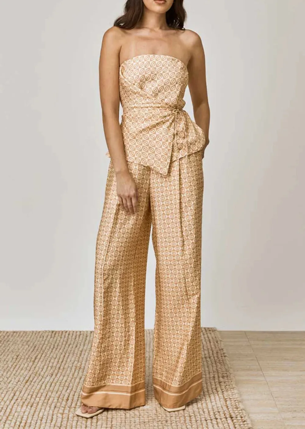 Strapless Tie Waist Jacquard Top