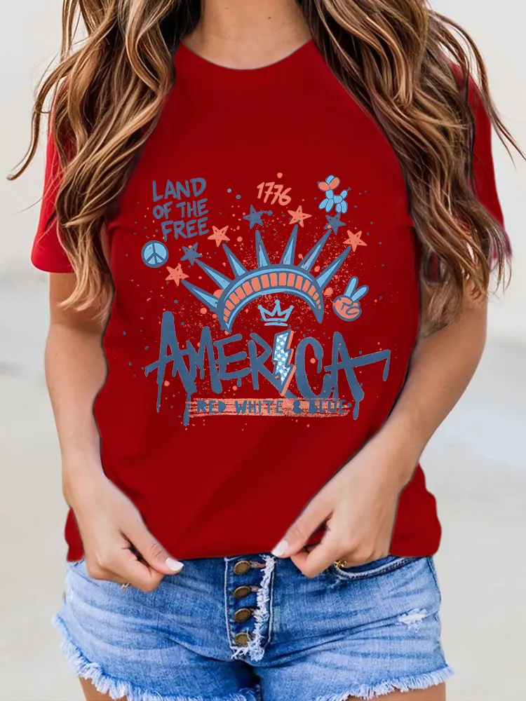 Woman'S Land Of The Free 1776 America Red White Blue Round-Neck Short-Sleeved T-Shirt