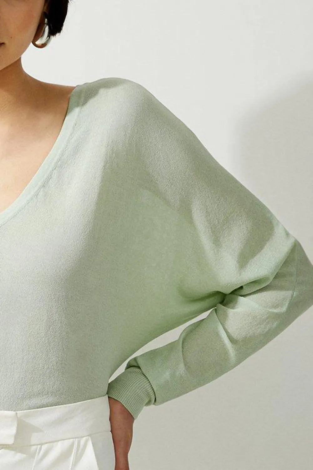 Lightweight Knitted V Neck Long Sleeve Jumper