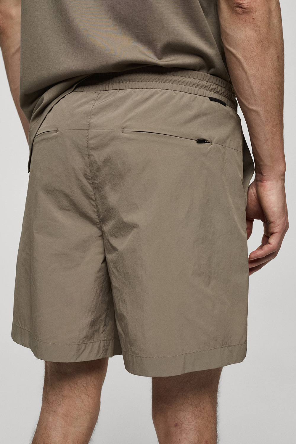 Water-Repellent Shorts With Drawstring