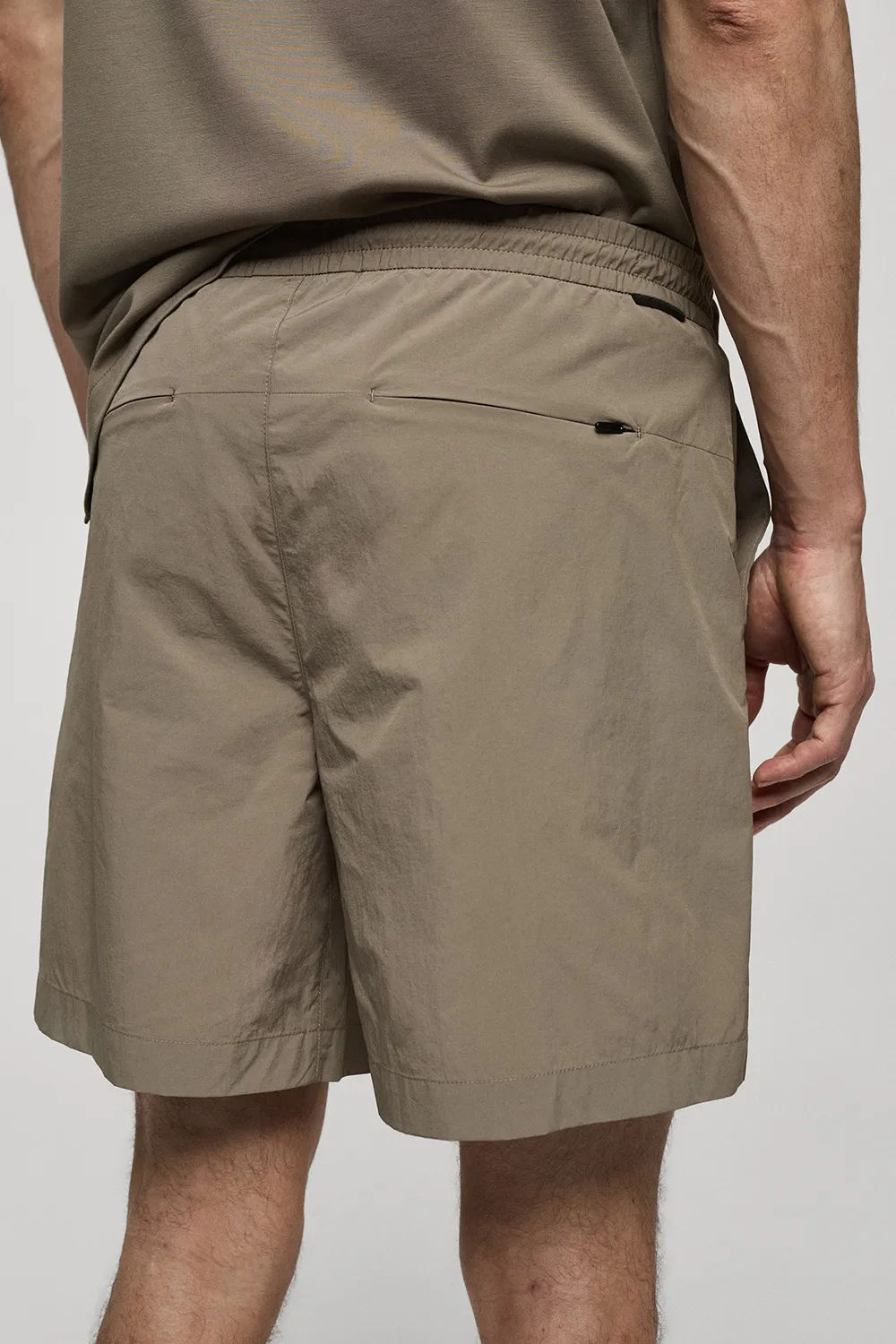 Water-Repellent Shorts With Drawstring