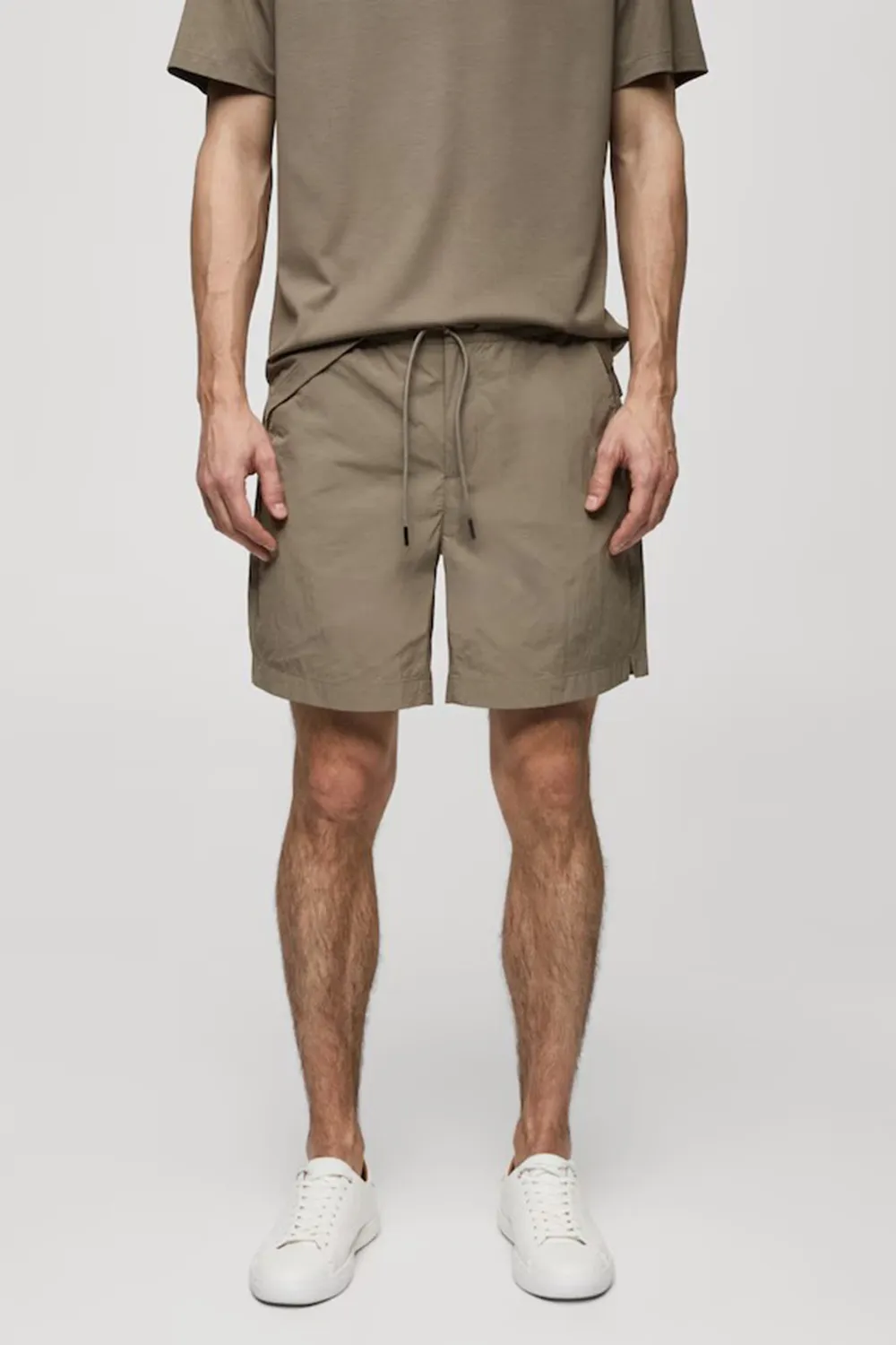 Water-Repellent Shorts With Drawstring