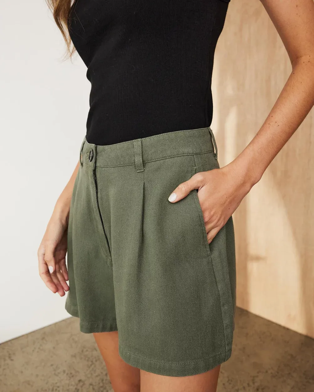 Twill Pleats Loose Shorts