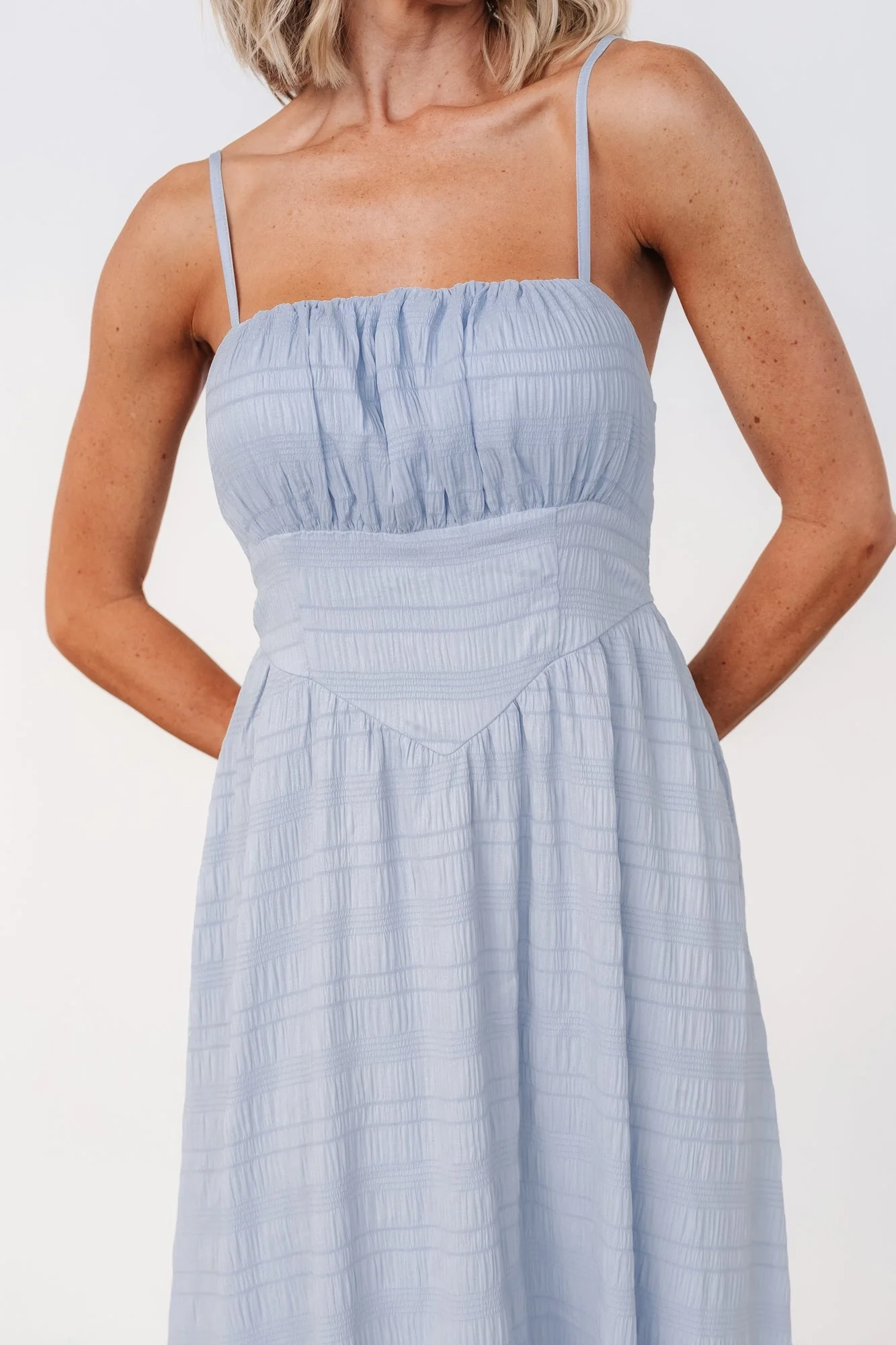 Simple Solid Color Flowing High Waist Dress
