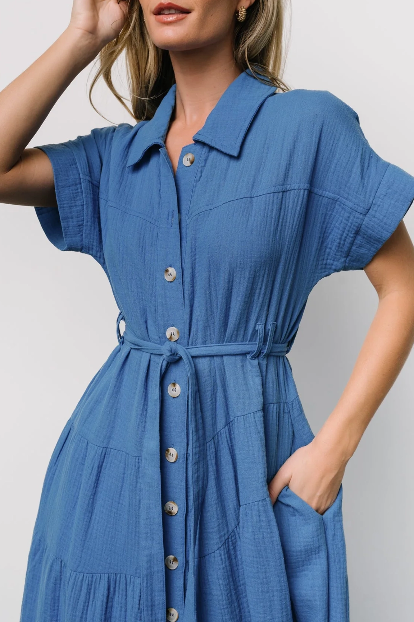 Universal Commuting Lace High-Waisted Dress