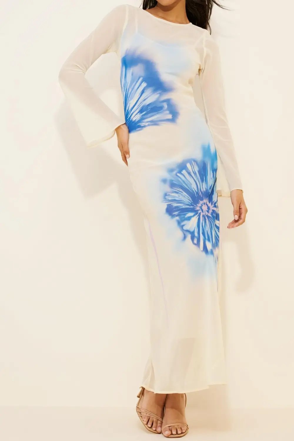 Flower Body Morphing Blue Floral Maxi Dress