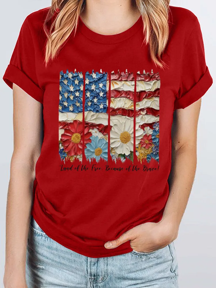 Land Of The Free. Because Of The Brave! Print Round-Neck Short-Sleeved T-Shirt