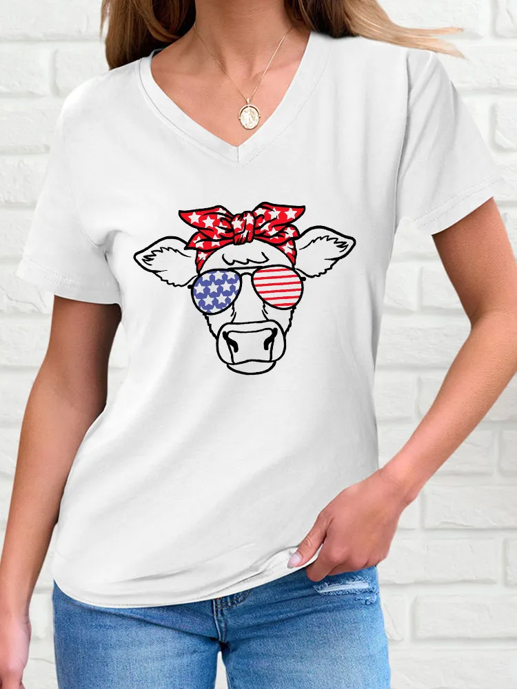 Woman'S Bull Head Print V-Neck And Short Sleeves T-Shirt