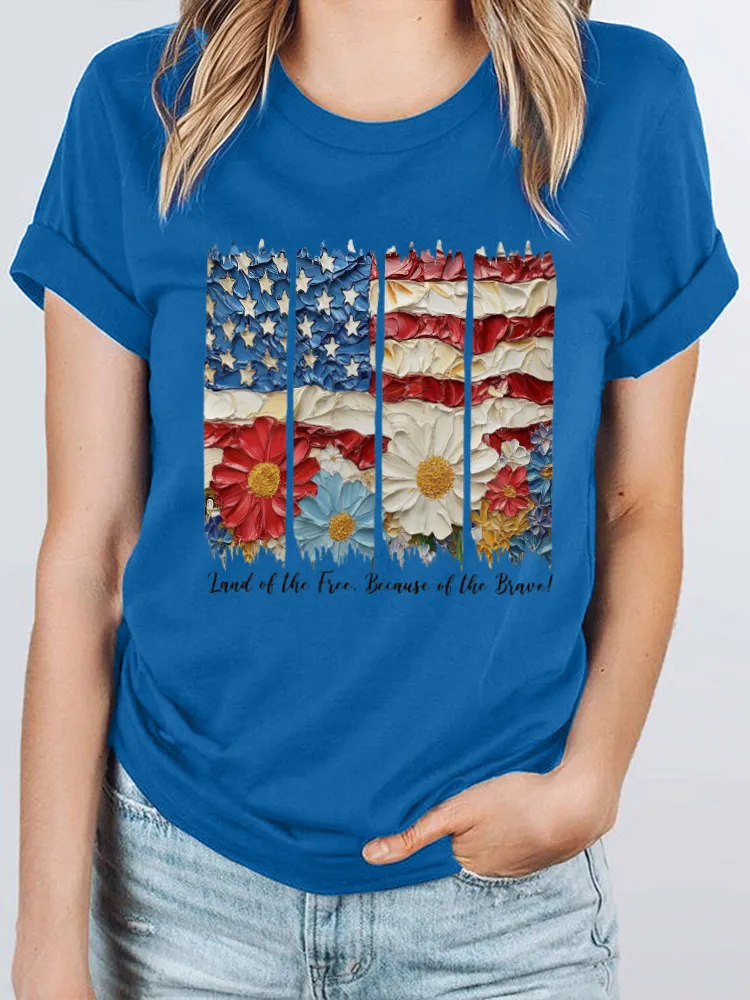 Land Of The Free. Because Of The Brave! Print Round-Neck Short-Sleeved T-Shirt