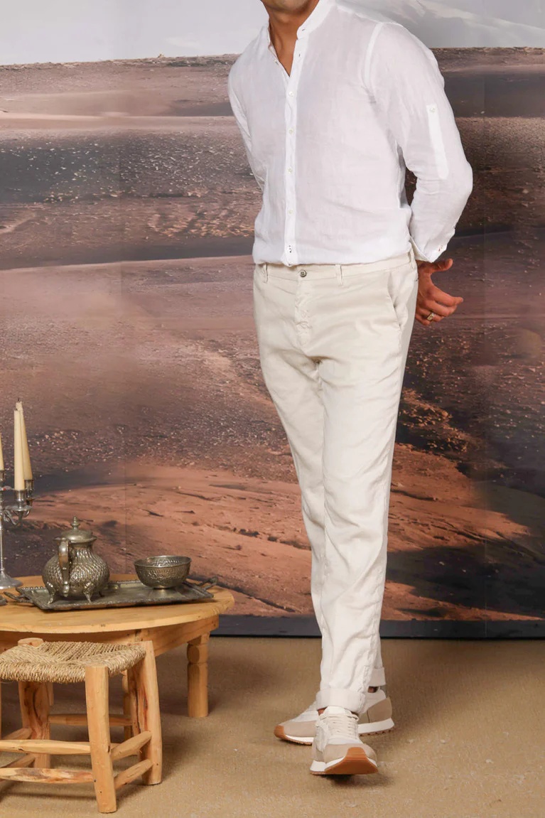 Men's Off-White Cotton Casual Twill Regular Fit Trousers