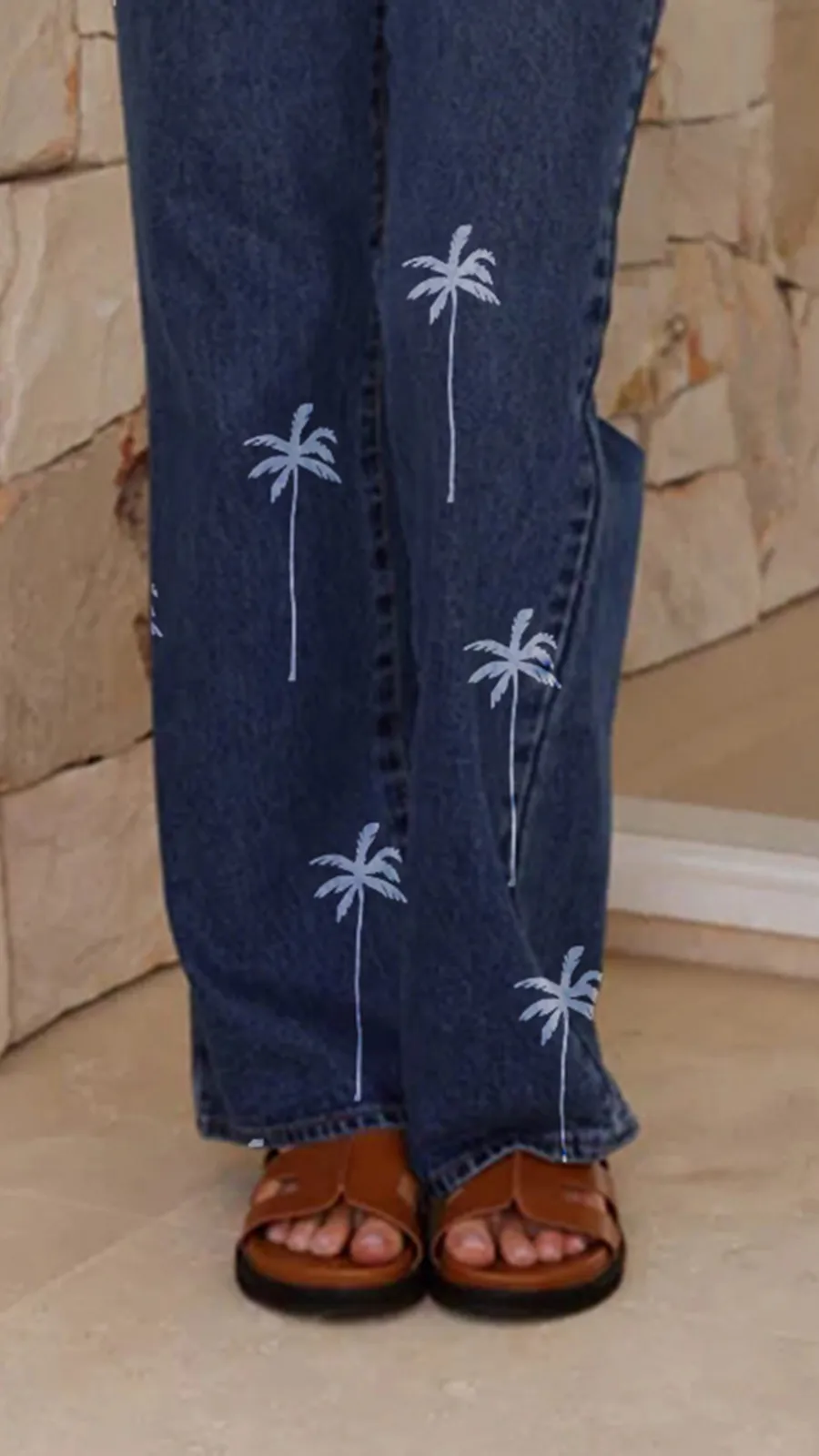Mid-Rise Loose-Fitting Jeans